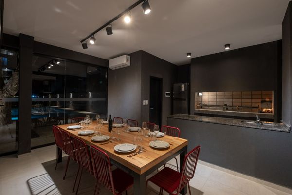 Quatro Housing