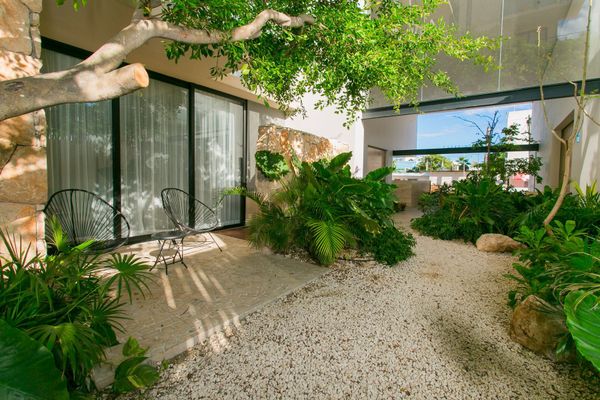 Kaab estudio by the beach