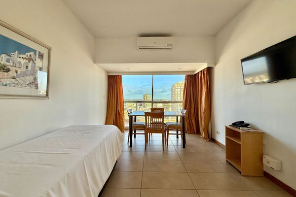 Departamento de 2 ambientes superior con vista a la ciudad