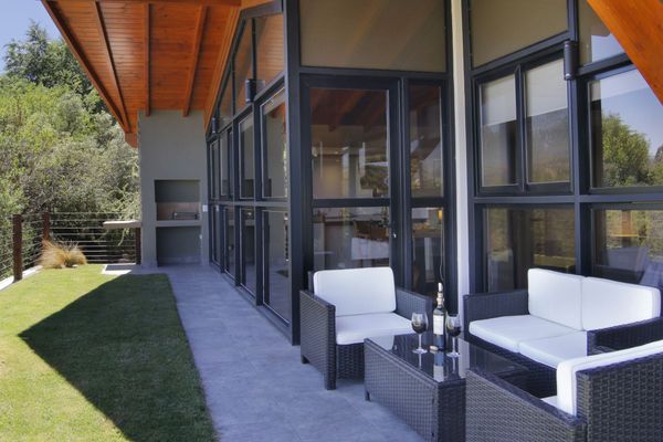 STUDIO & SUITE