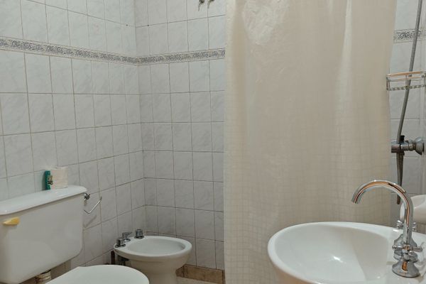 Departamento Planta baja - Güemes 256