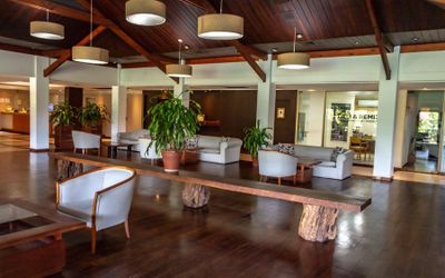 RaicesEsturionLodge - Tienda de conveniencias y souvenirs