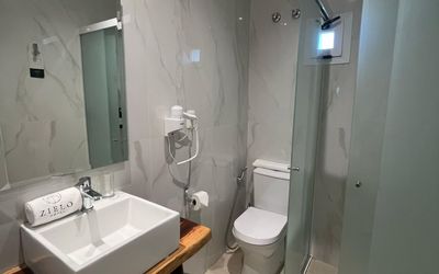 HotelZielo - 
                                    Baño privado                                