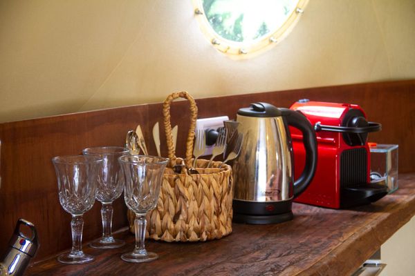 DOMO ALLPA CON PROYECTOR Y PANTALLA