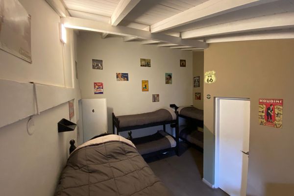 Cama en Habitación Séxtuple mixta con baño privado