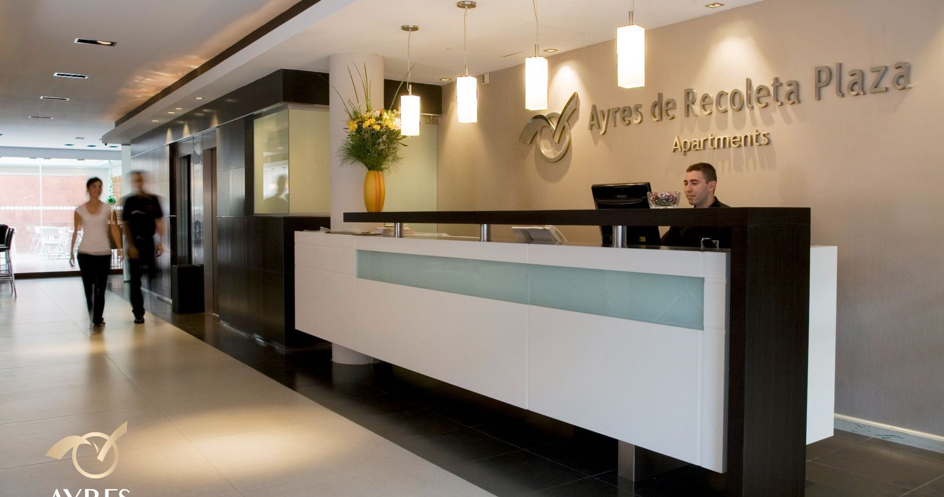 Ayres Recoleta Plaza