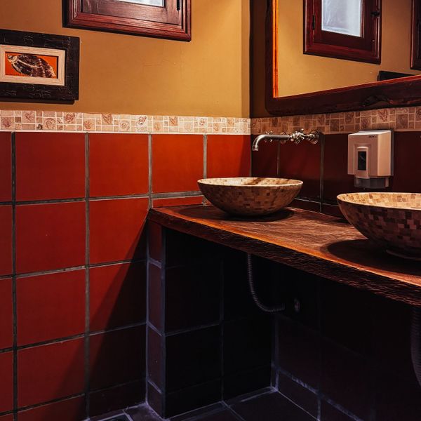 La Casa De La Bodega - Wine Boutique Hotel