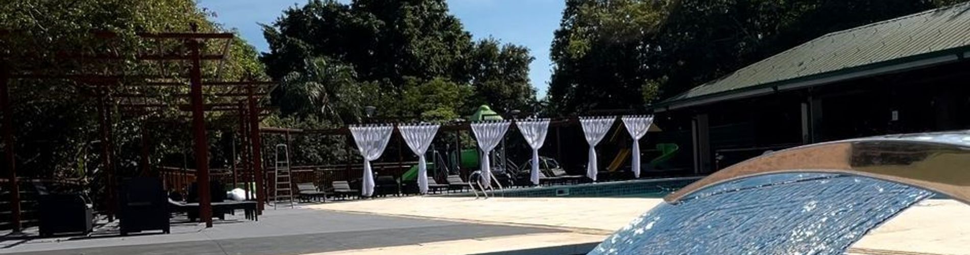 Roots Sturgeon Hotel