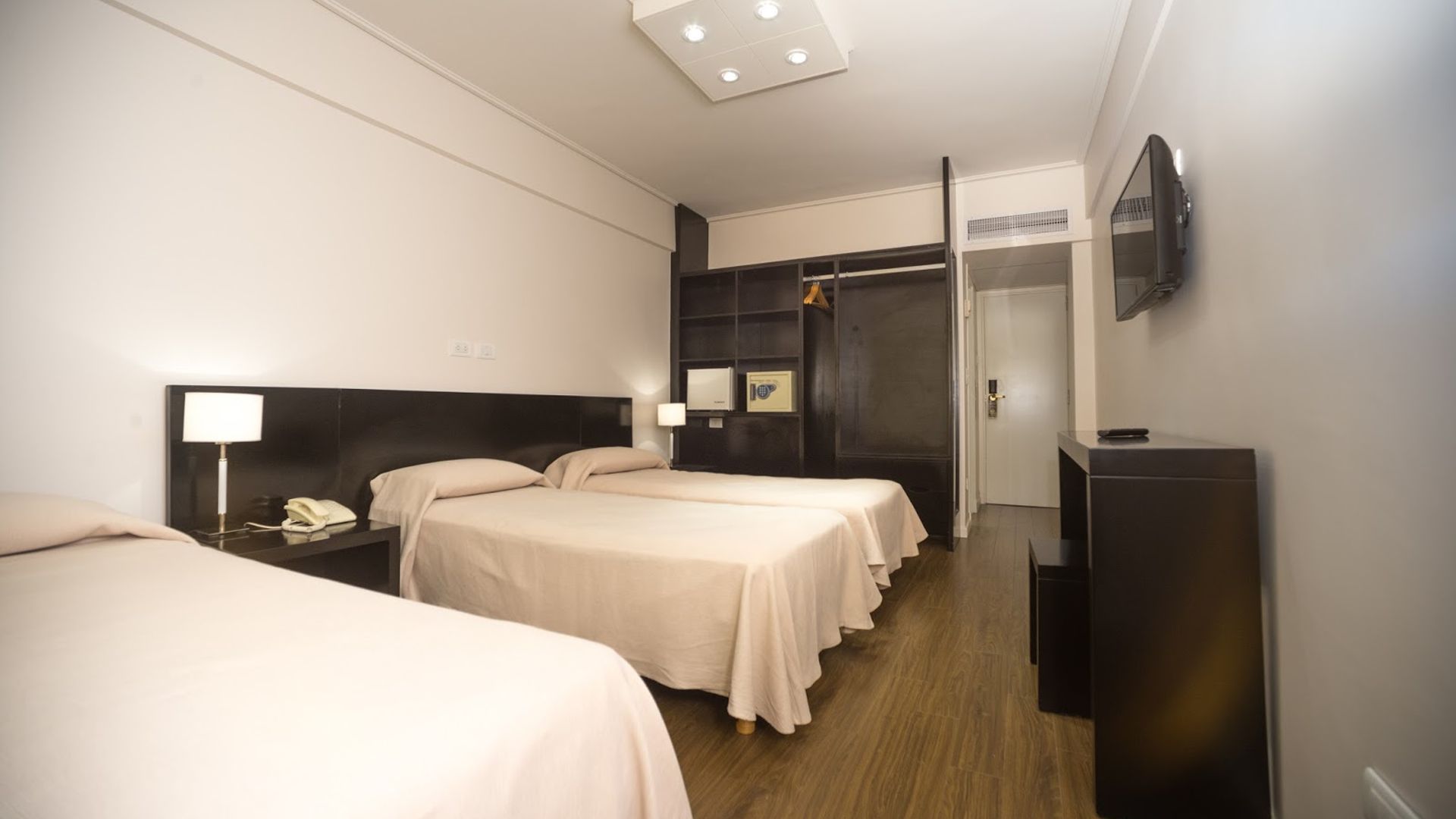 Hotel Versailles