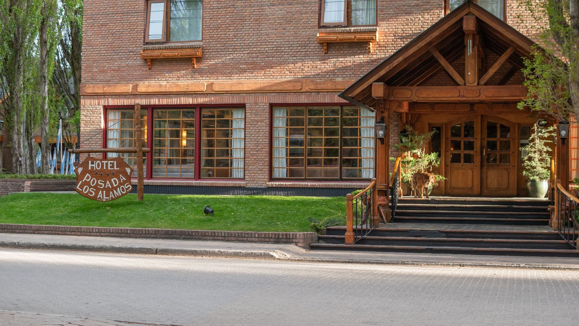 Posada Los Alamos / 4-star category