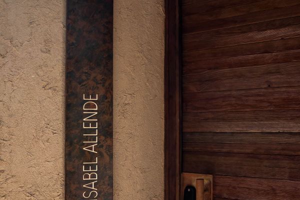 Suite de Autor:  A. Camus - S. de Beauvoir - I. Allende - G. García Márquez