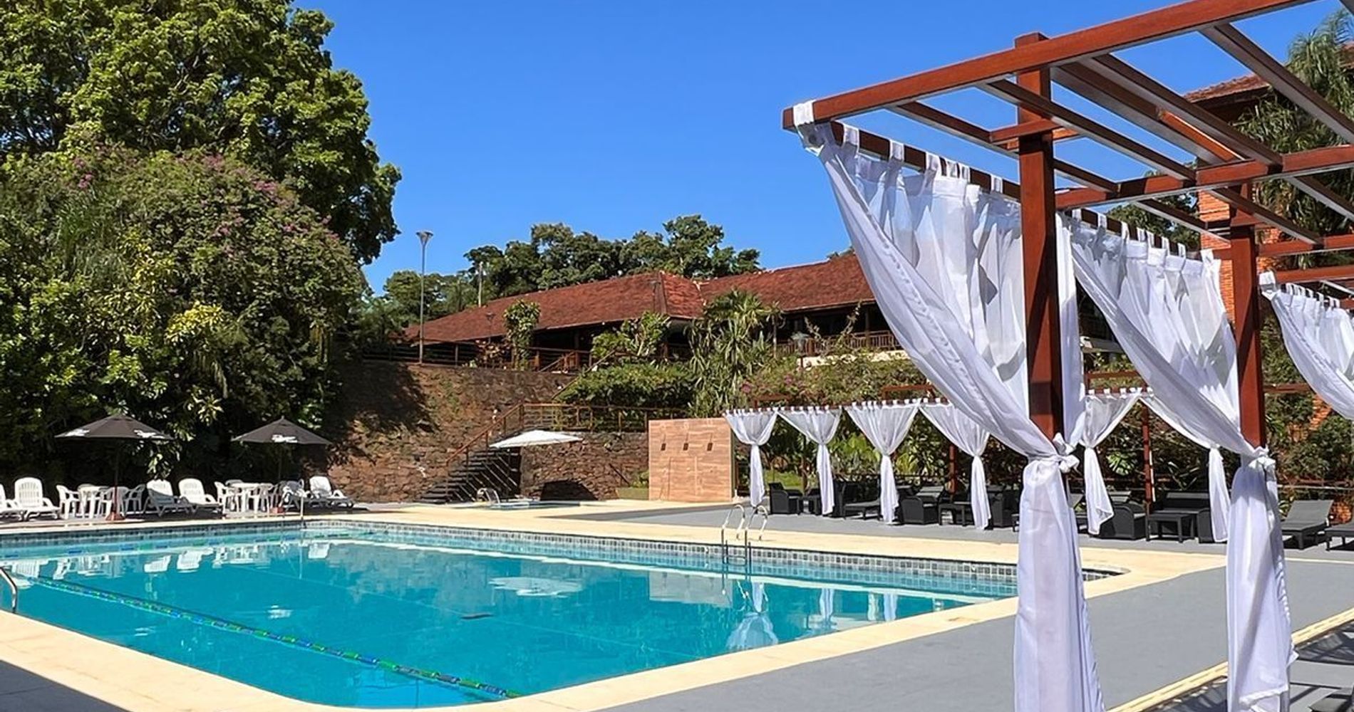 Raíces Esturión Hotel