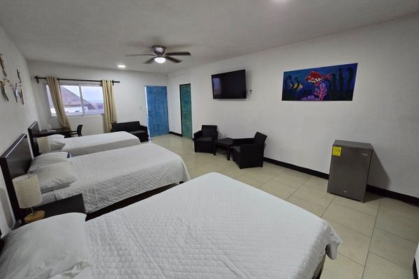 Habitación Sencilla Triple Matrimonial 