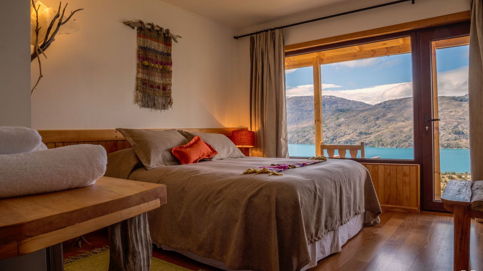 Mallin Colorado Ecolodge
