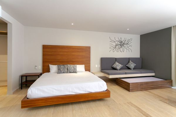 Kaab estudio by the beach