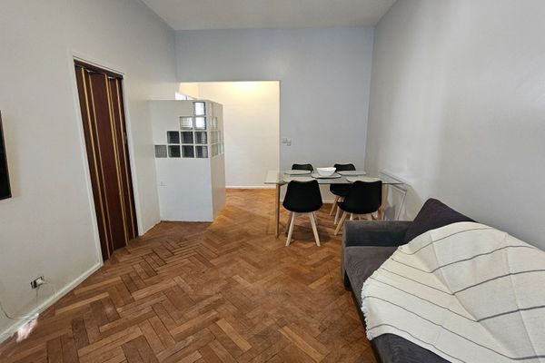 Depto 2 ambientes sobre calle Moldes, Belgrano