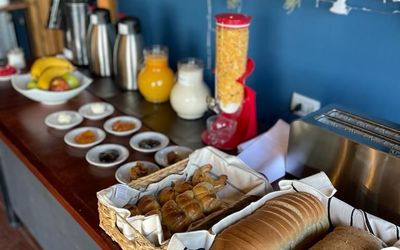 IKeuKenHostel - Desayuno Continental