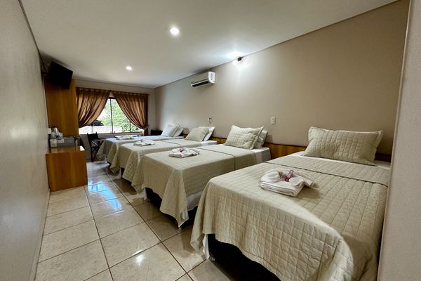 Habitación Confort con vista a la piscina