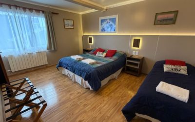 ApartLaPosta - 
                            Enchufe cerca de la cama                                