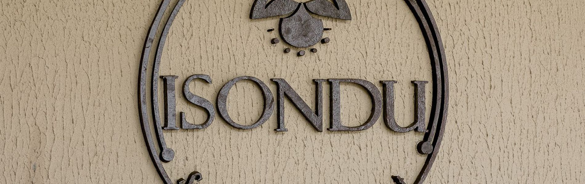 Isondu Suites & Breakfast