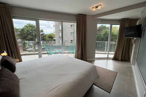 Doble Estandar con Balcón