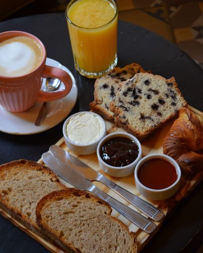 DESAYUNO INCLUIDO