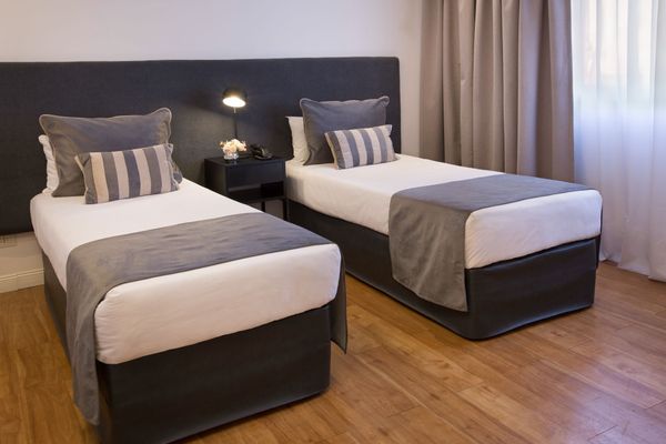 Doble Standard Twin