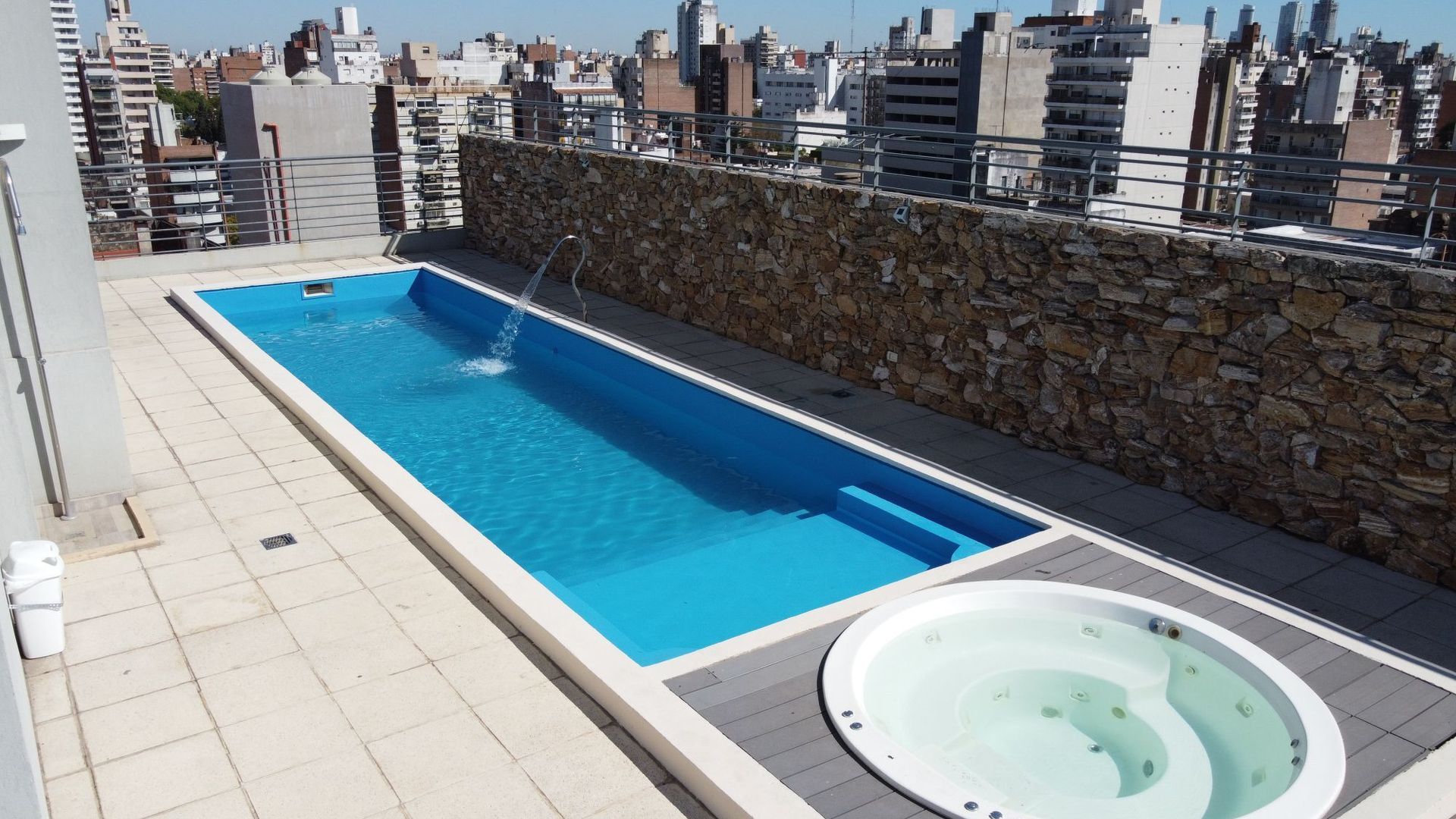 HowardJohnson - Piscina Externa