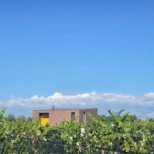 Andeluna Winery Lodge