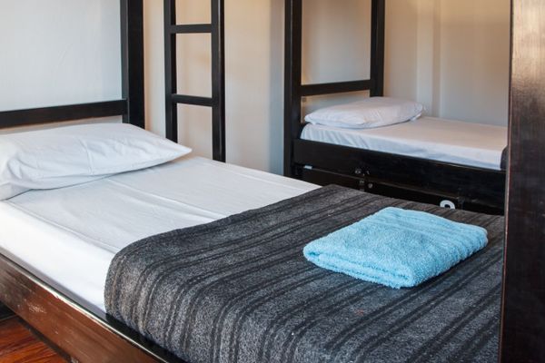 Cama en Habitacion Séxtuple Mixta Compartida