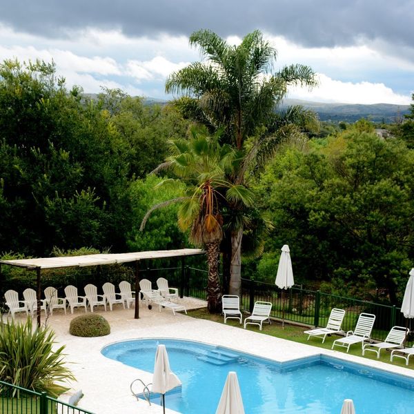 LAS ARDILLAS - CABAÑAS & SUITES - LA FALDA