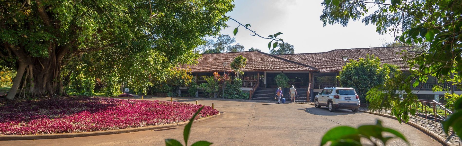 Raíces Esturión Hotel