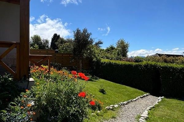 Departamento Jardín con Vista al Lago