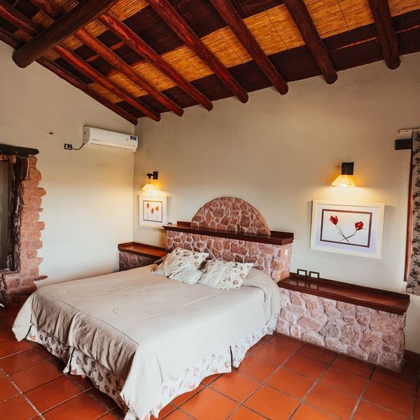 La Casa De La Bodega - Wine Boutique Hotel