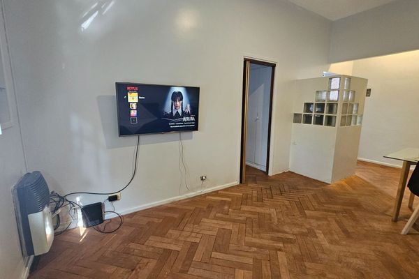 Depto 2 ambientes sobre calle Moldes, Belgrano