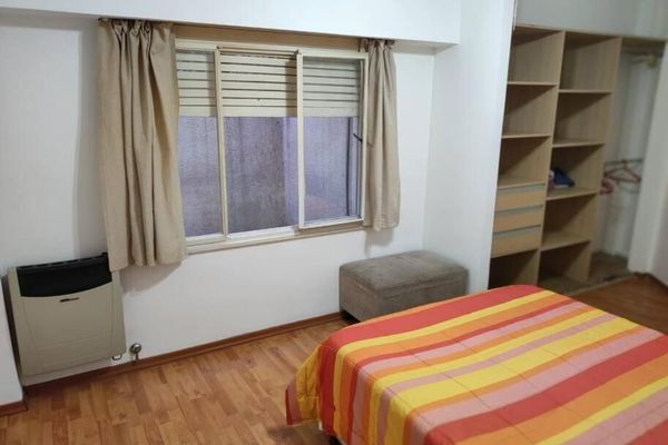 Depto 3 ambientes sobre calle Cabral, en Martinez