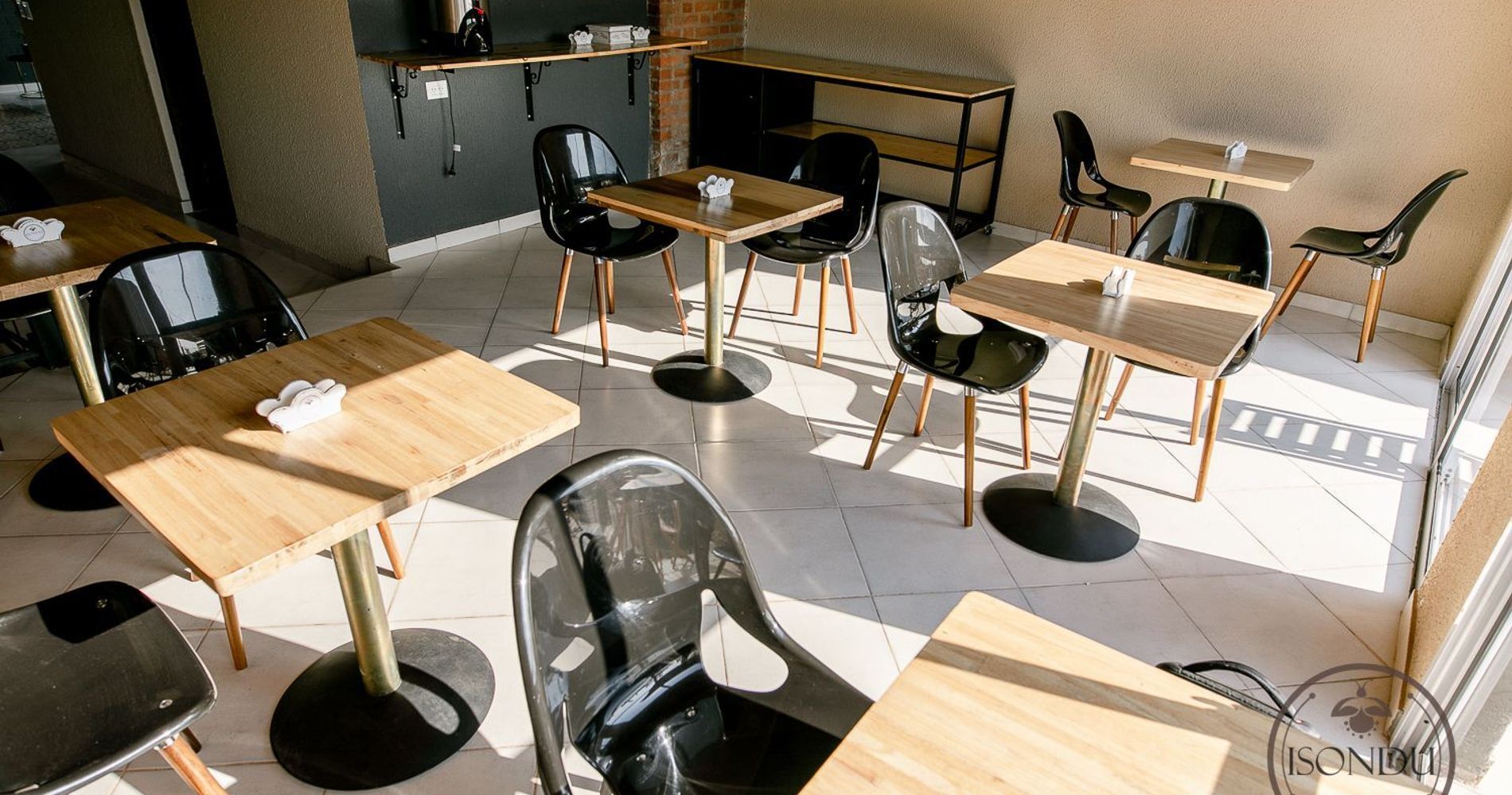 Isondu Suites & Breakfast