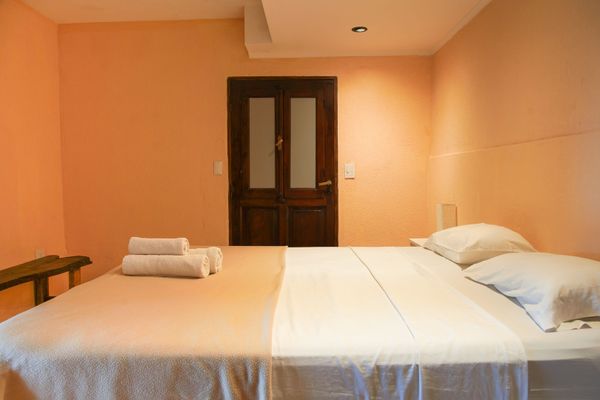 ISONDU Económica con Vista Interior