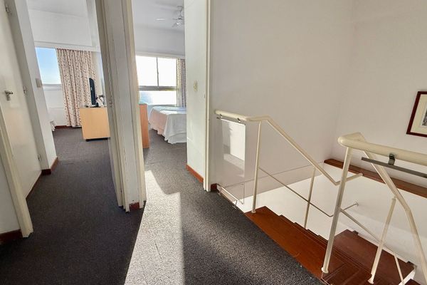 Dúplex de 3 ambientes con vista lateral al mar