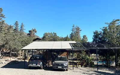 LasLomitasdeGuayacan - 
                                    Estacionamiento                                