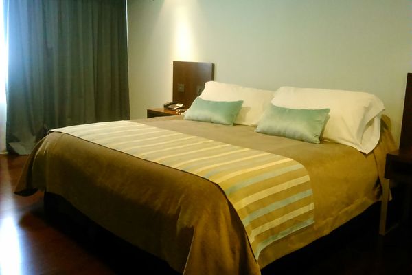 Suite Familiar (1 Cama King + 3 individuales)