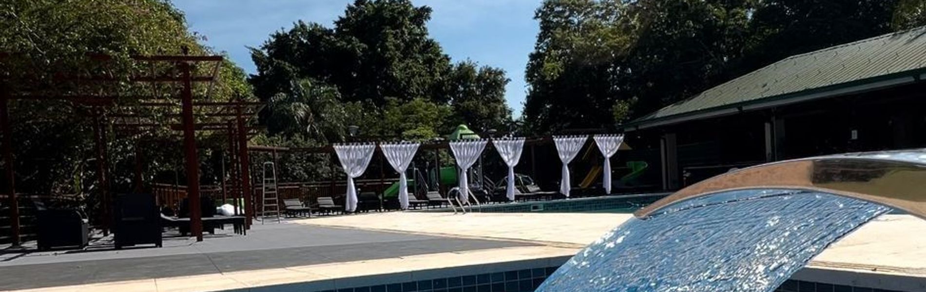 Raíces Esturión Hotel