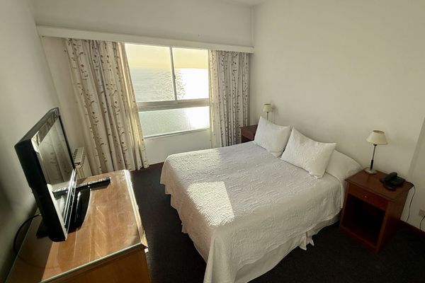 Dúplex de 3 ambientes con vista lateral al mar