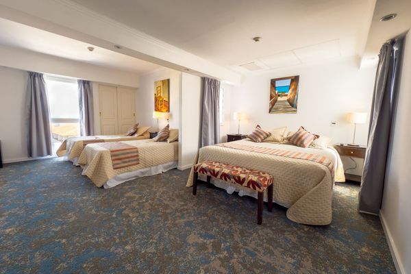 Habitación CUADRUPLE o JUNIOR SUITE