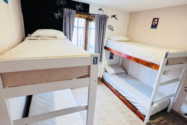 Cama Individual en Habitación Compartida