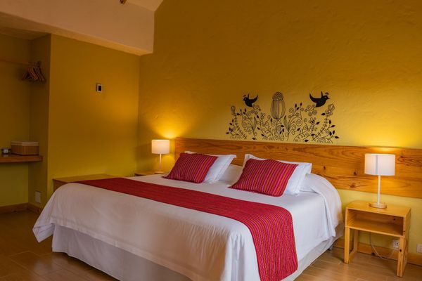 HABITACIÓN DELUXE MATRIMONIAL KING CON VISTA A LA MONTAÑA