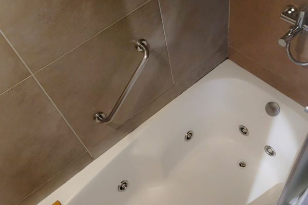 Suite Superior con Vistas al Lago + 1 Menor