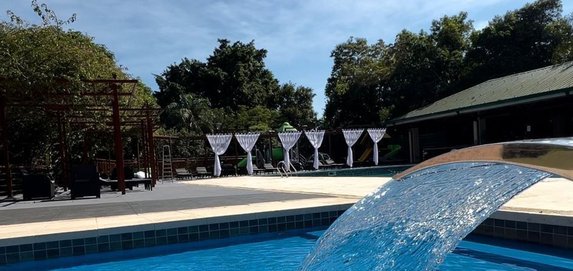 Raíces Esturión Hotel