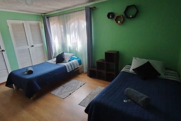 Habitación Triple Estandart con baño compartido