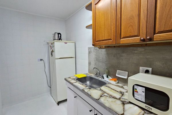 Depto 2 ambientes sobre calle Azcuénaga, Recoleta